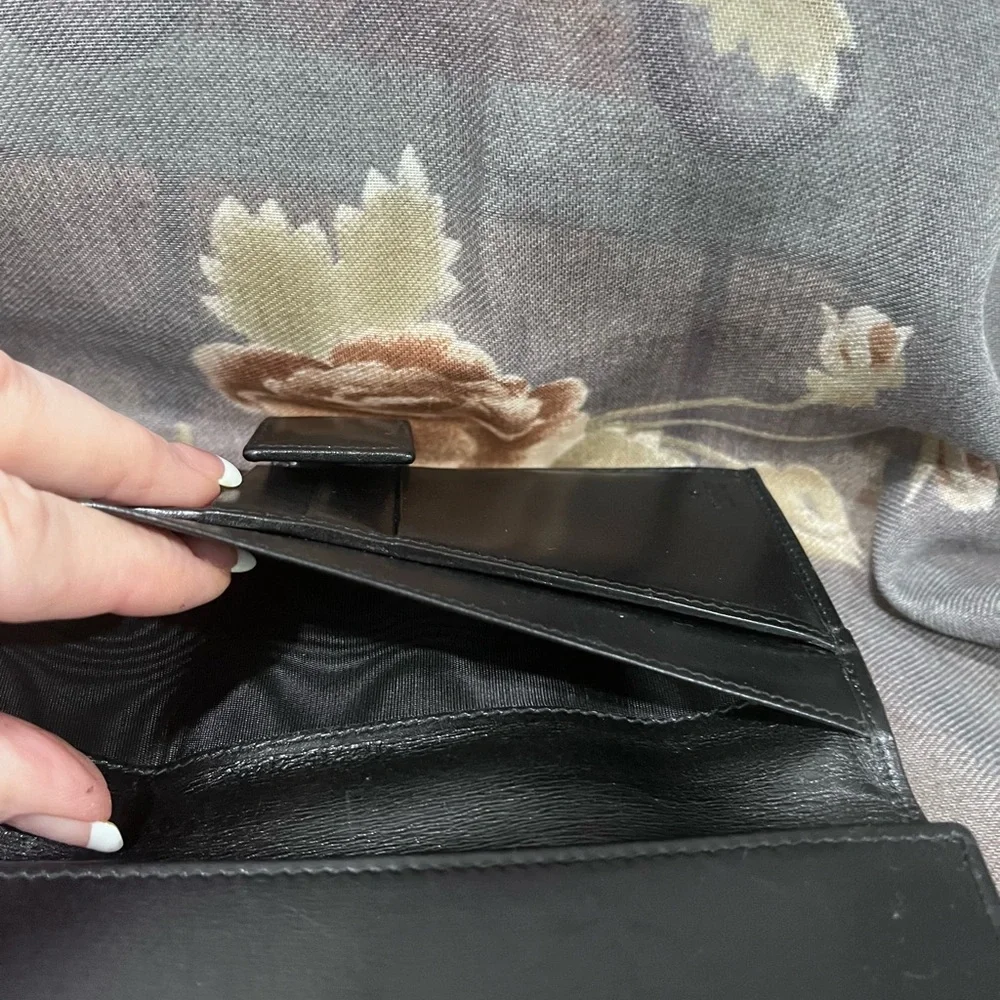 Gucci Leather Wallet made in Italy. Edges very good  condition.Stamp 112715-2149 - Picture 8 of 14